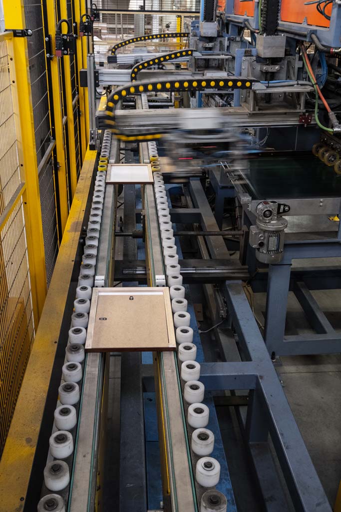 Design artigianale
e produzione
industriale italiana.